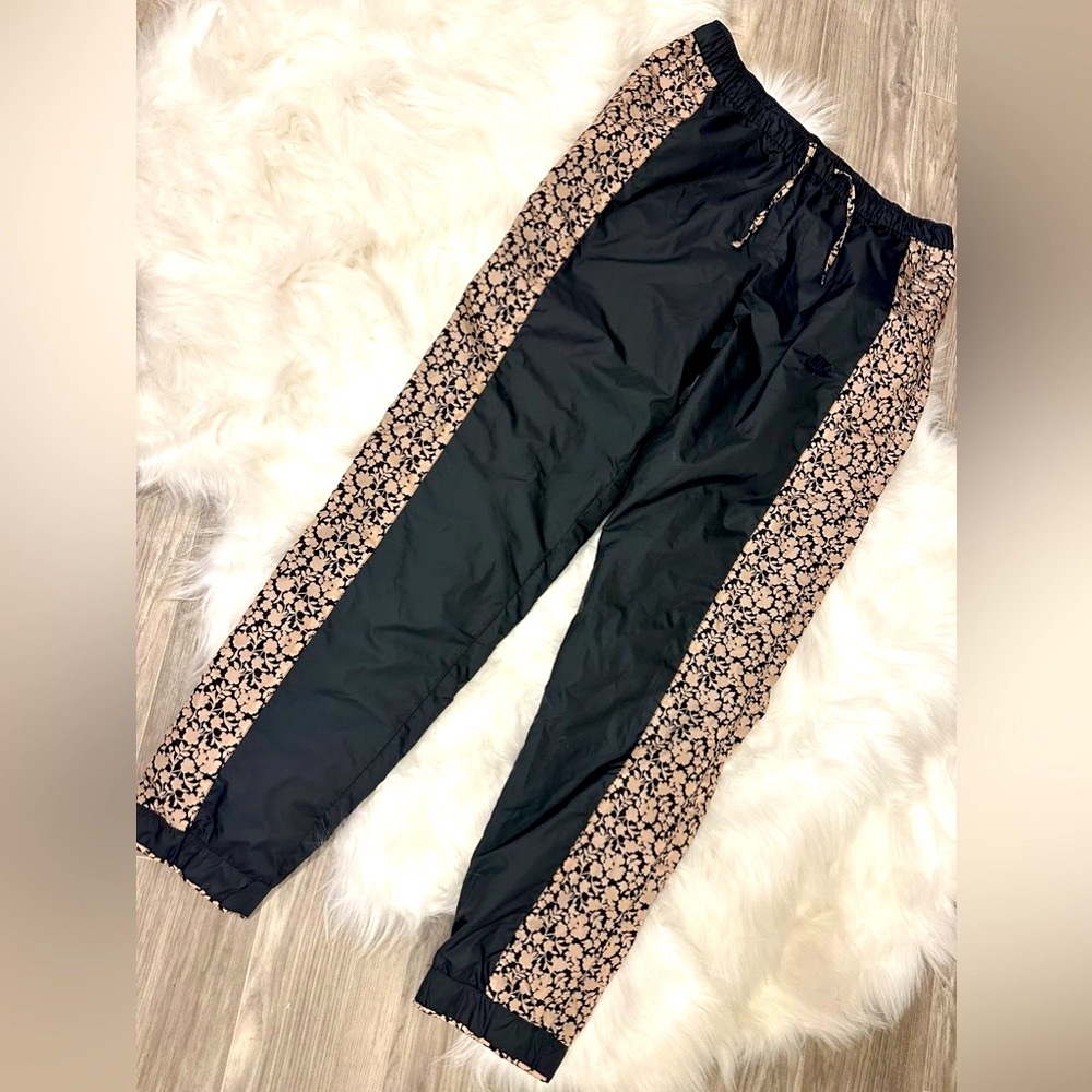 Y2K NIKE Joggers/Wind Breakers